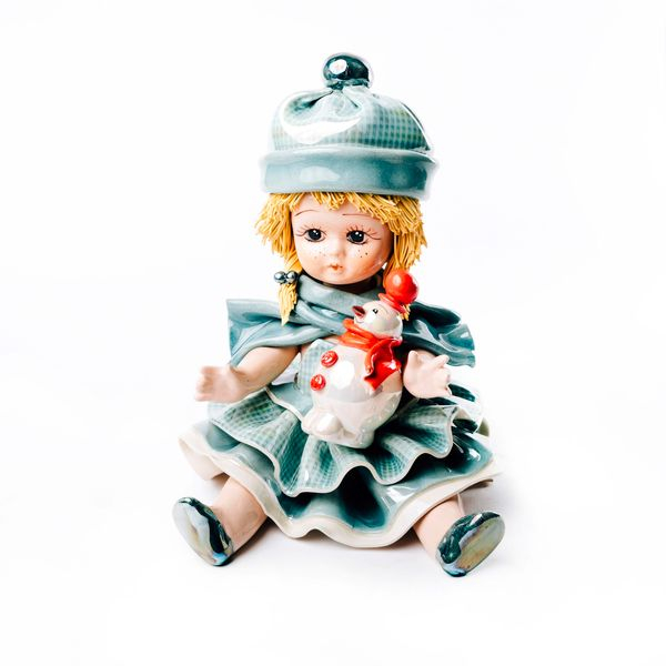 картинка Фарфоровая статуэтка "Куколка со снеговиком" ZP-00335 от магазина El Corazon