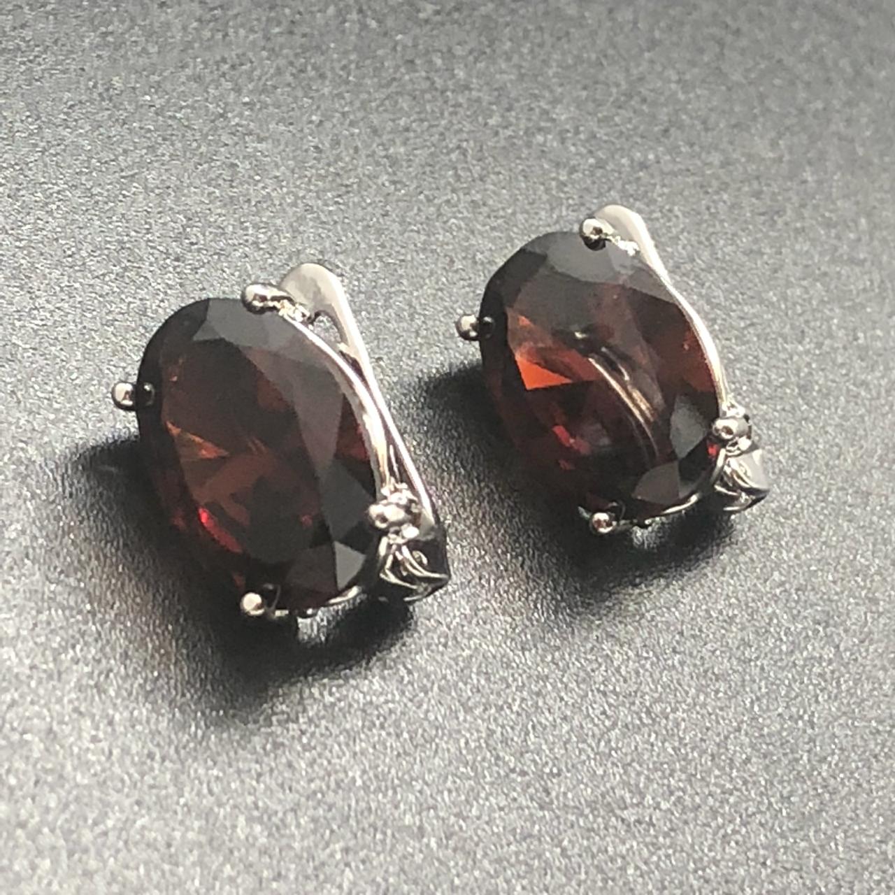 картинка Серьги овальные из красного Фианита 01 от магазина El Corazon