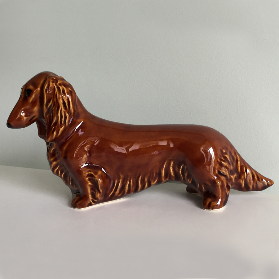 картинка Фаянсовая скульптура Длинношерстная такса Sr-VH-341 от магазина El Corazon