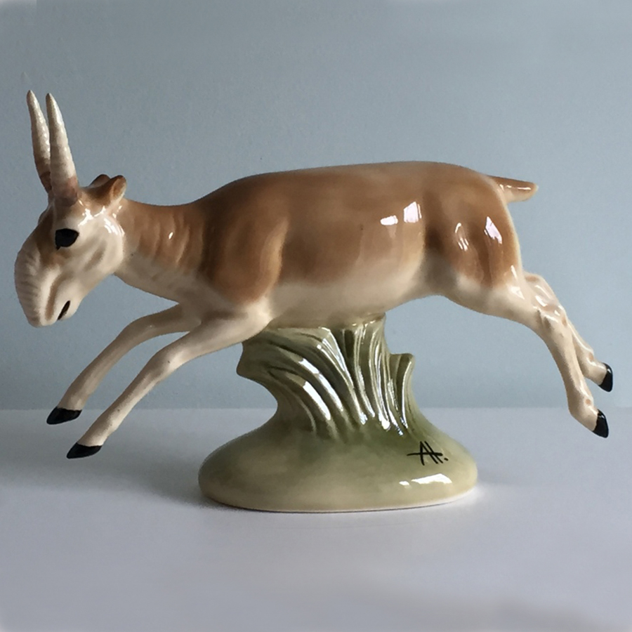 картинка Фаянсовая скульптура Сайгак бегущий Sr-VH-232 от магазина El Corazon