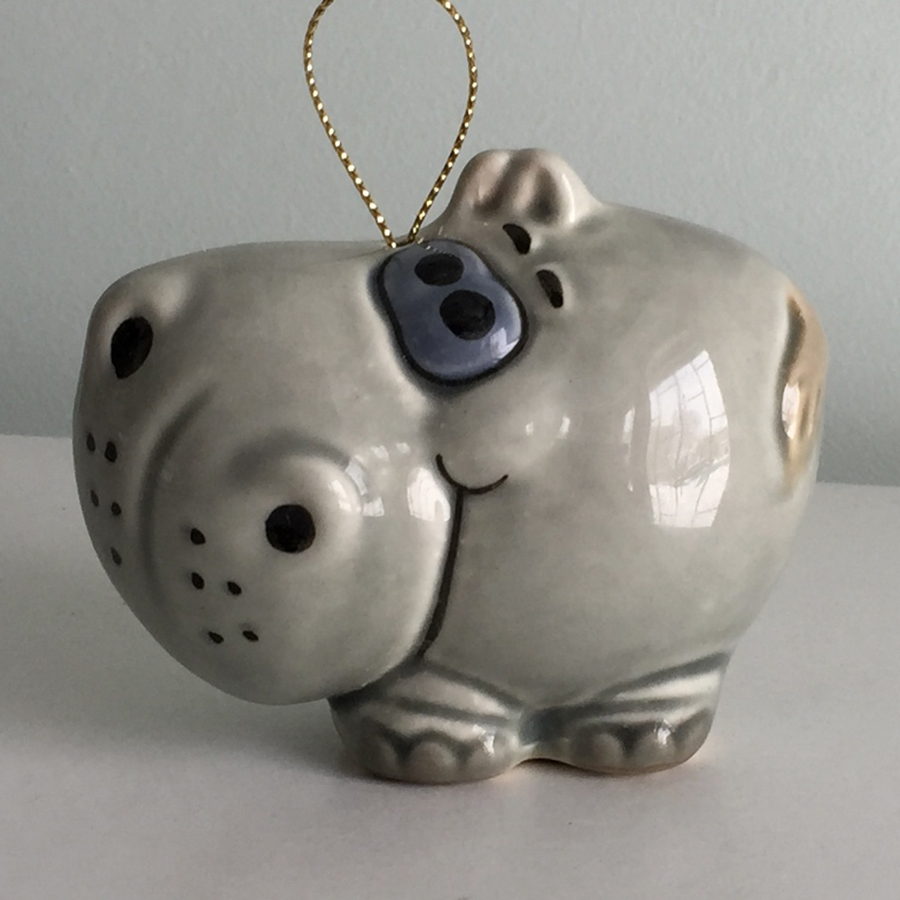 картинка Фаянсовая ёлочная игрушка Бегемот серый Sr-VH-375 от магазина El Corazon