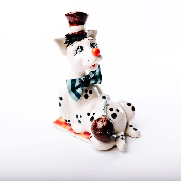 картинка Фарфоровая статуэтка "Собачка с бутылкой" ZP-91006 от магазина El Corazon