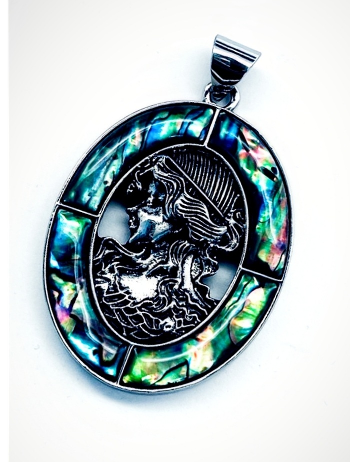 картинка Kul300 Подвеска Овал - Профиль Нимфы из Перламутра (Гелиотис) от магазина El Corazon