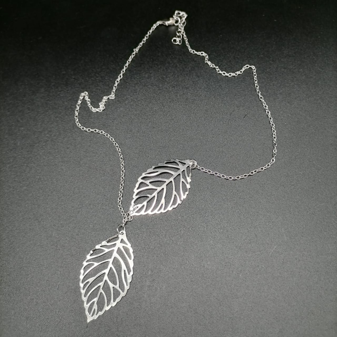 картинка Подвеска на цепочке два Листика,  NK607 silver от магазина El Corazon