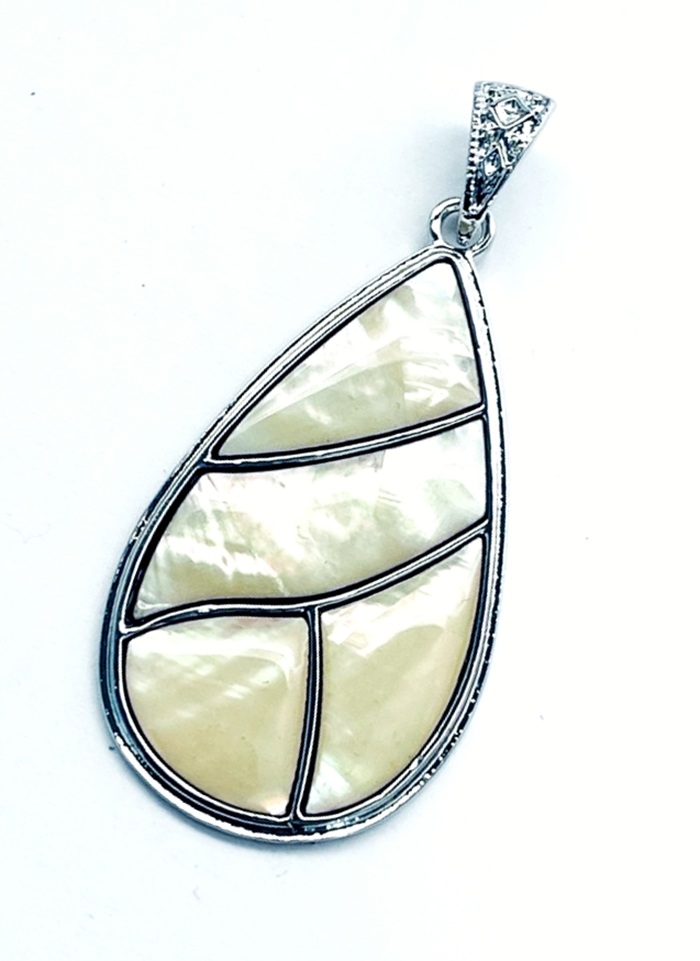 картинка Kul304 Подвеска Капля из светлого Перламутра (Гелиотис) от магазина El Corazon