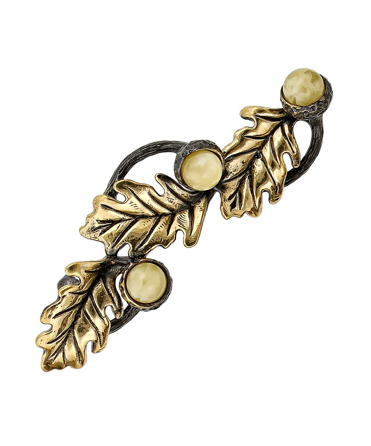 картинка Брошь Листики Дуба Трио 666.4-Б, белая от магазина El Corazon