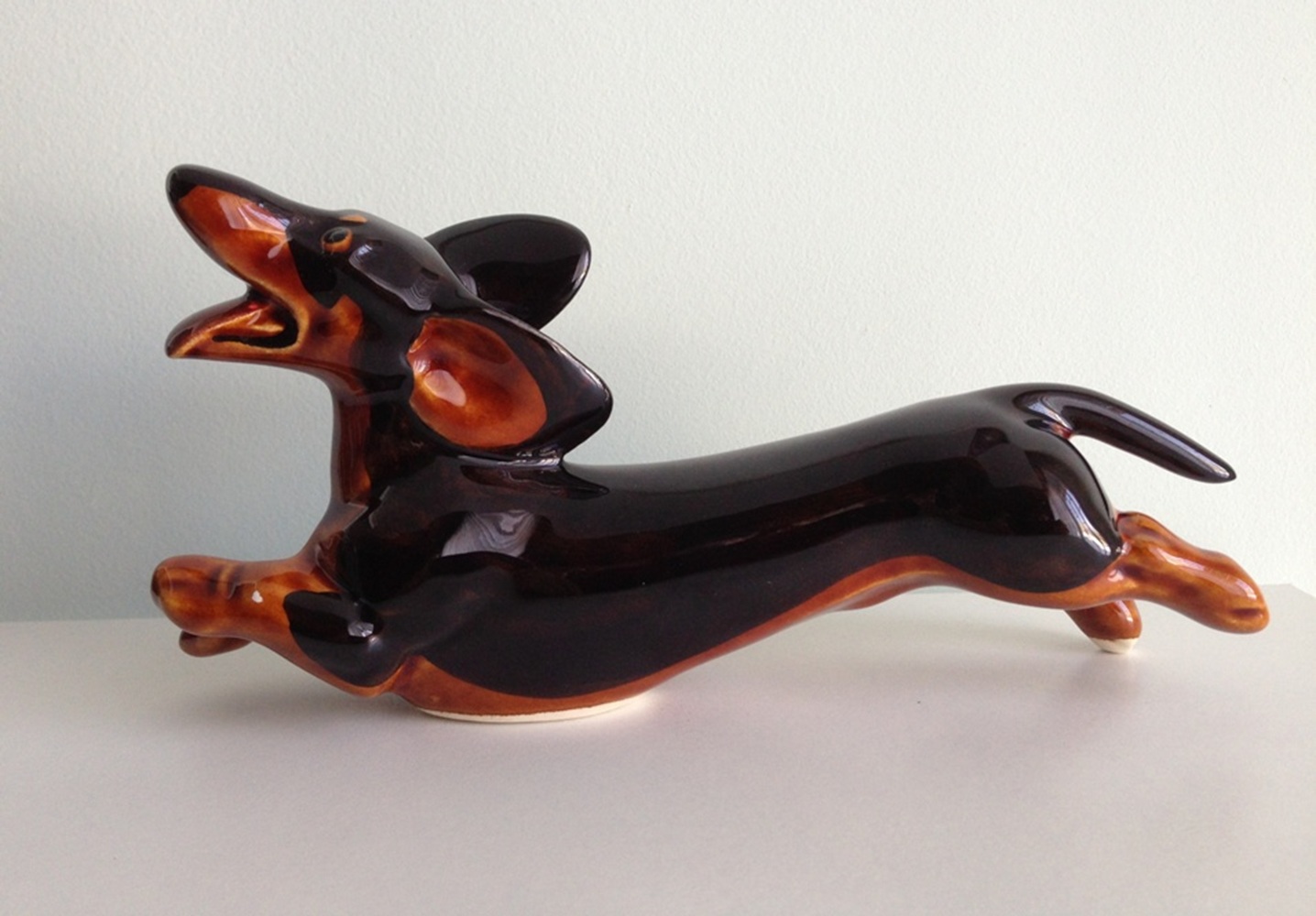 картинка Фаянсовая скульптура Такса 2 Sr-VH-85 от магазина El Corazon