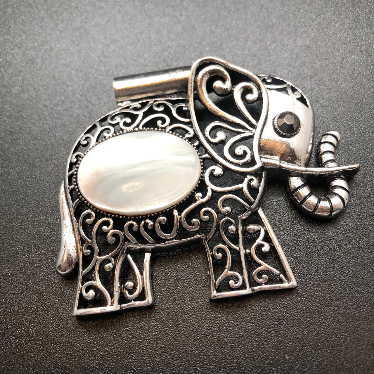 картинка Подвеска 6 см Слон с белым перламутром (Гелиотис) от магазина El Corazon
