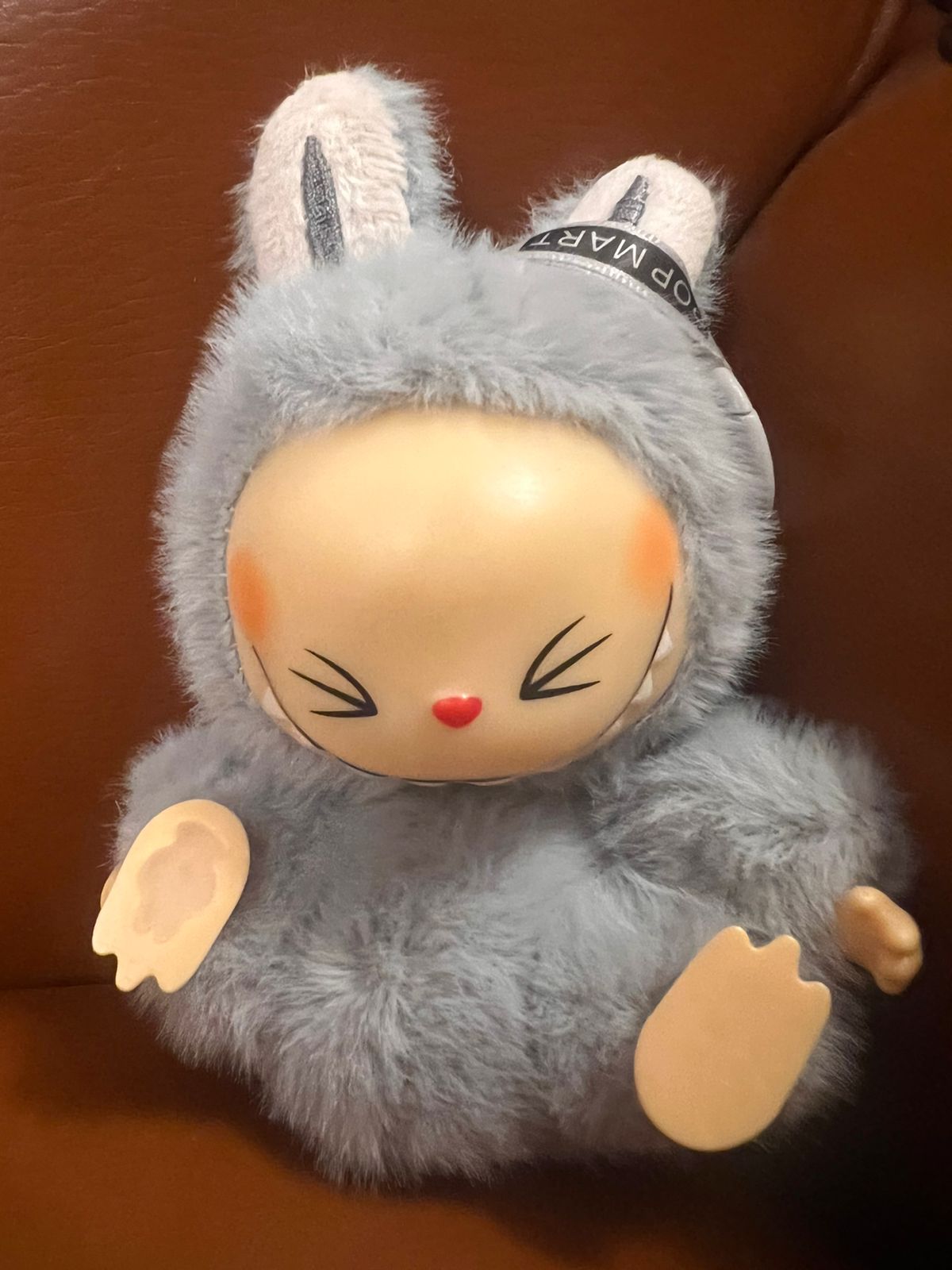 картинка Модная игрушка-брелок, серая от магазина El Corazon