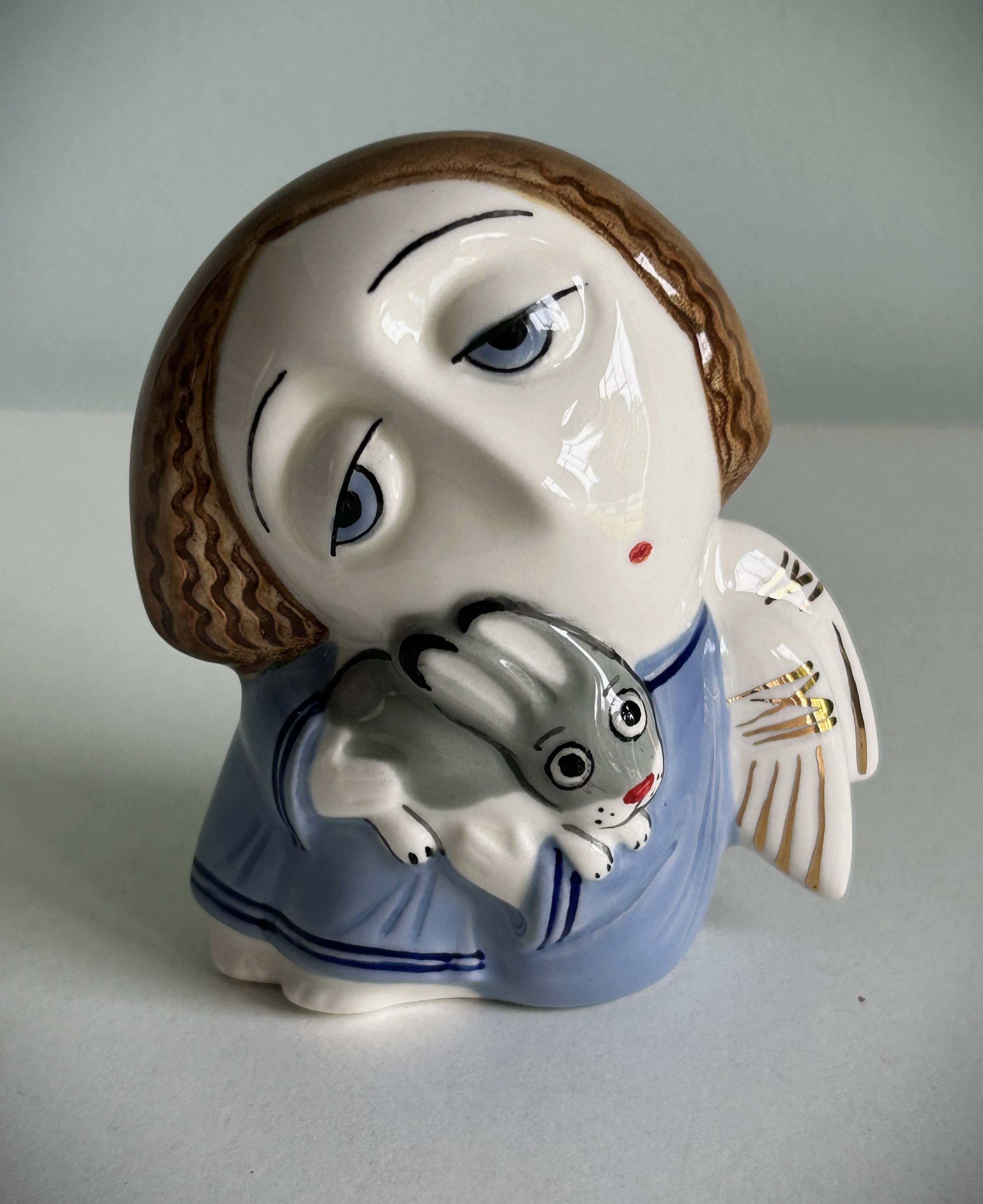 картинка Фаянсовая скульптура Ангел с зайчиком 38 Sr-VH-275 от магазина El Corazon