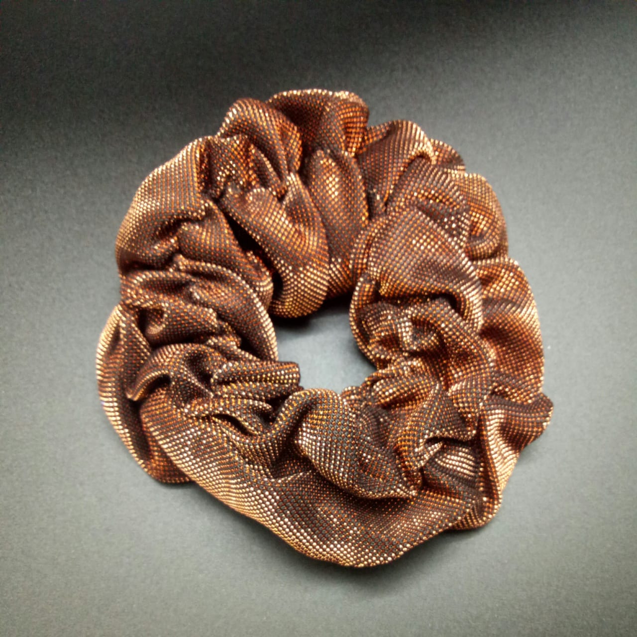 картинка Резинка для волос из велюра, коричневая от магазина El Corazon