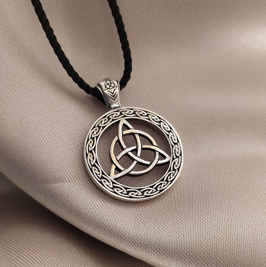 картинка Подвеска Оберег "Триглав"  K3-29П от магазина El Corazon