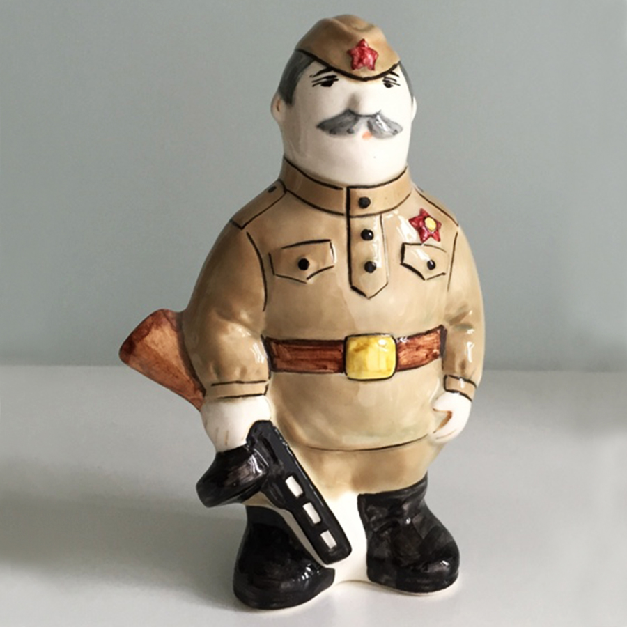 картинка Фаянсовая скульптура Солдат Sr-VH-369 от магазина El Corazon