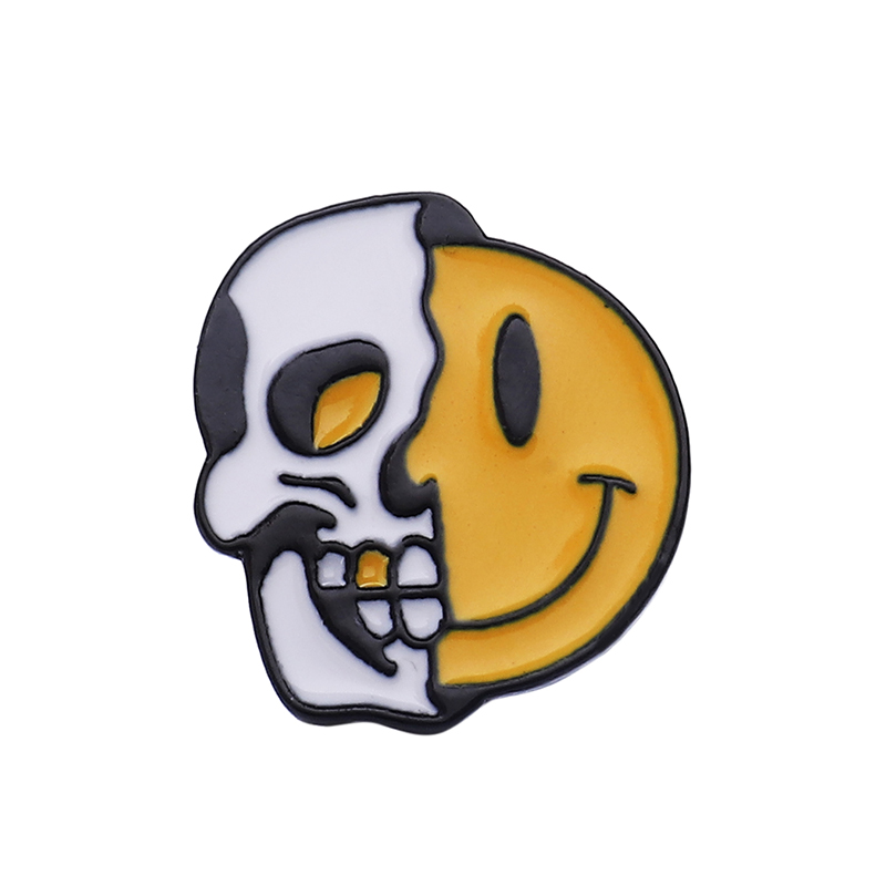 картинка Значок-пин смайлик в маске скелета от магазина El Corazon