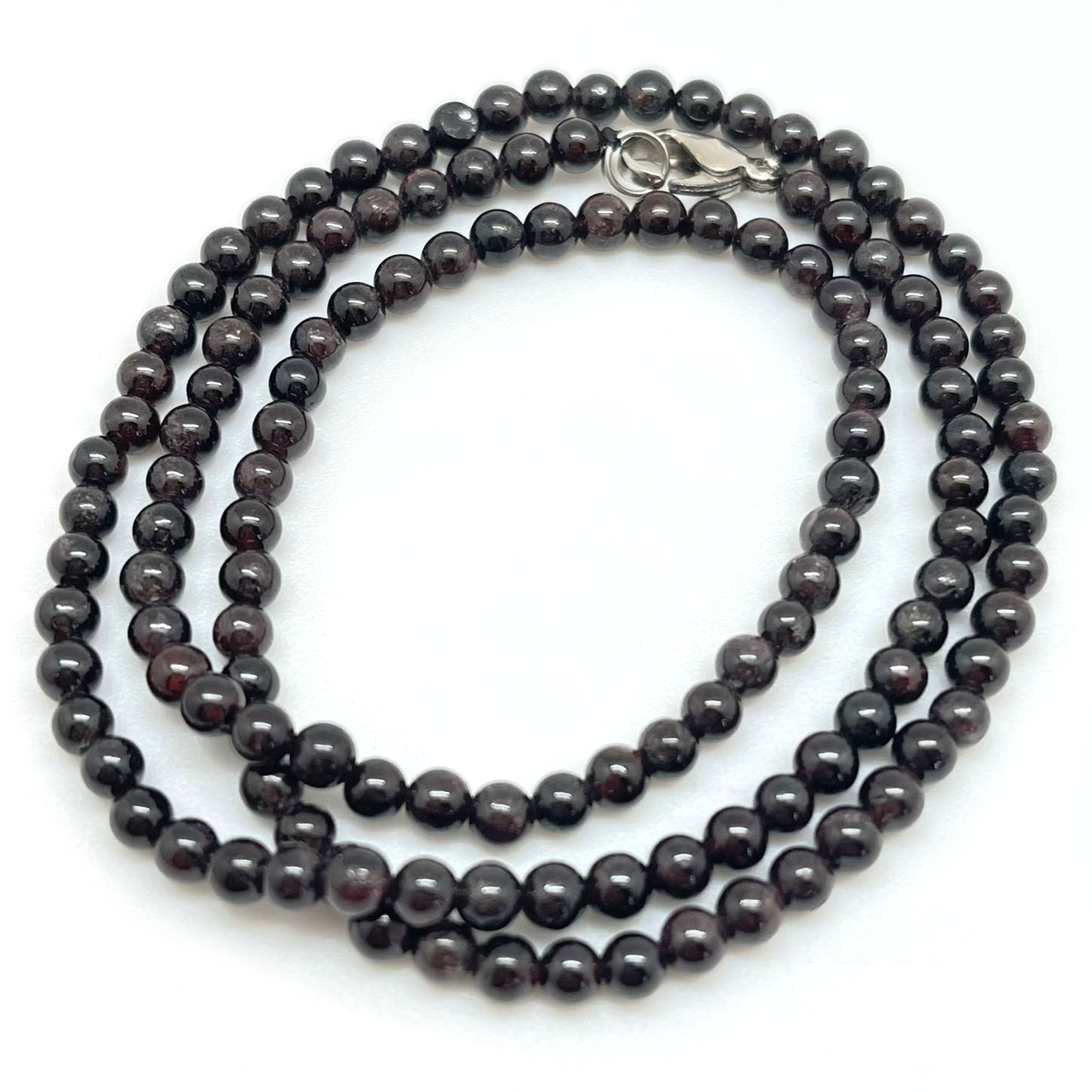 картинка Ожерелье из темных круглых бусин Граната 4мм NL143 от магазина El Corazon