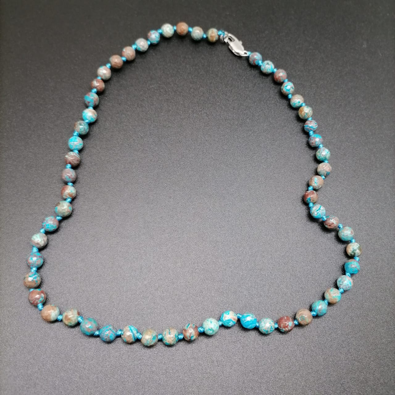 картинка Ожерелье 47 см из граненных бусин d 6 мм Хризоколла  от магазина El Corazon
