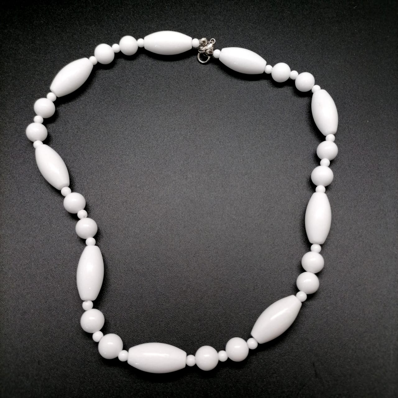 картинка Ожерелье 47 см из бусин белого Агата от магазина El Corazon