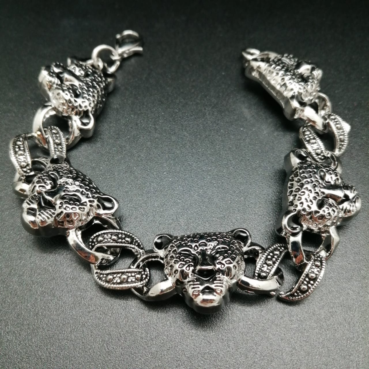 картинка Мужской браслет из ювелирного металла с пантерами 20,5 см от магазина El Corazon