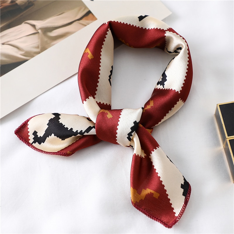 картинка Легкий, женский шелковый шарф-платок 50X50 cm 113 от магазина El Corazon