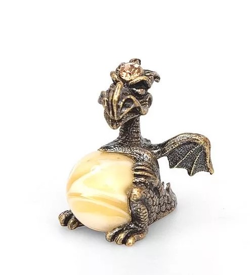 картинка Дракон с шариком 149.3-Б, белый от магазина El Corazon