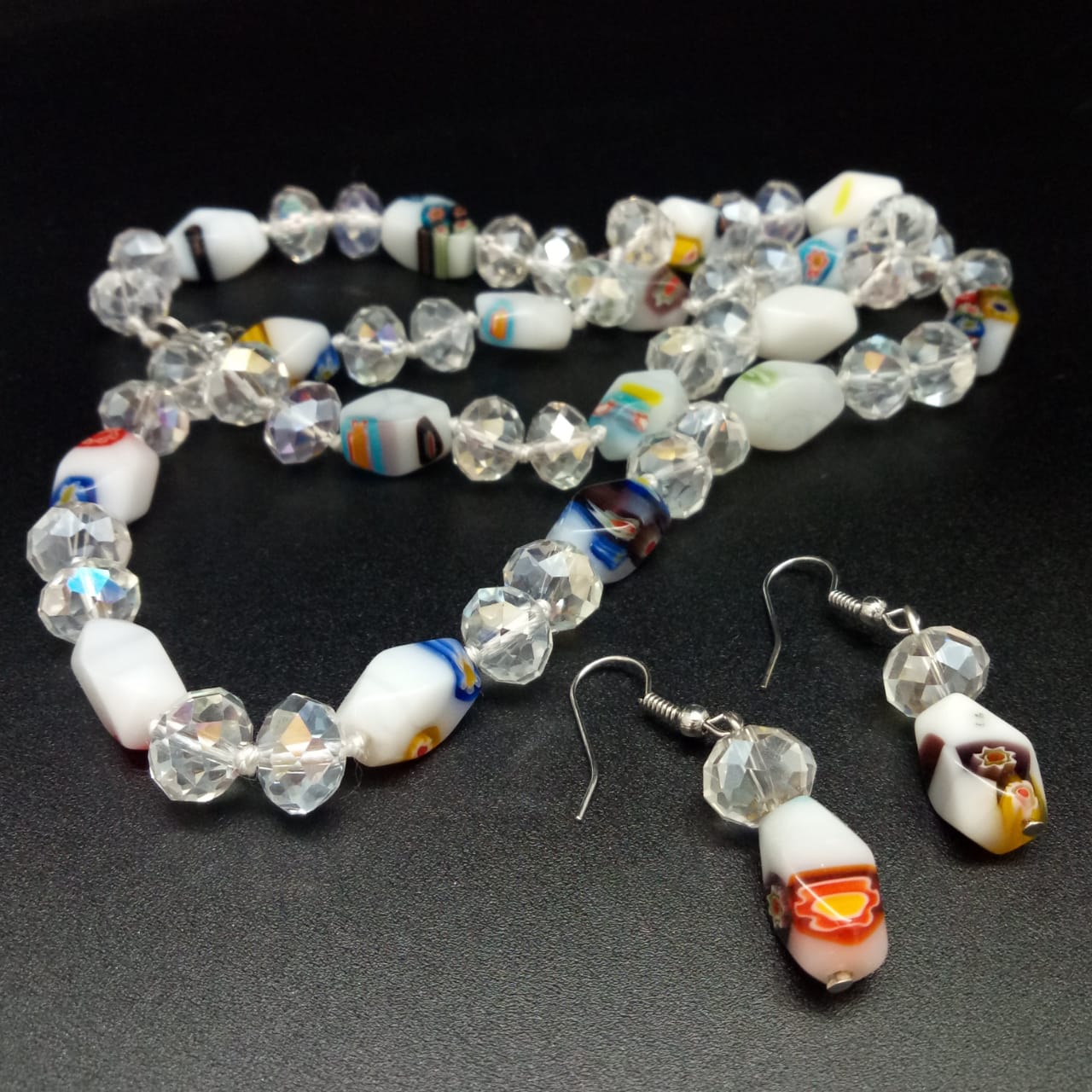 картинка Комплект ожерелье 60 см и серьги из Муранского стекла и бусин 02 от магазина El Corazon