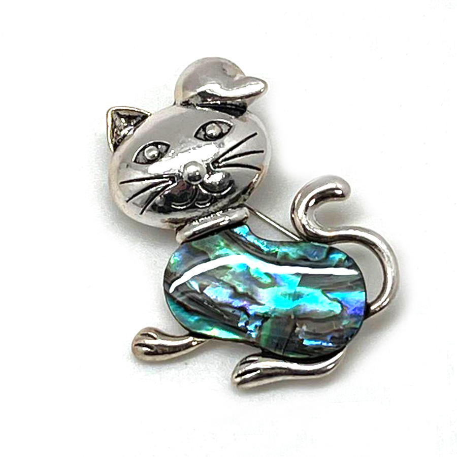 картинка BR0501 Брошь-подвеска  "Котик в кепке" с перламутром (Гелиотис)   от магазина El Corazon