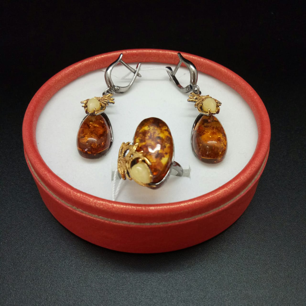 картинка Комплект серьги и кольцо Перо Жар птицы из серебра и янтаря от магазина El Corazon
