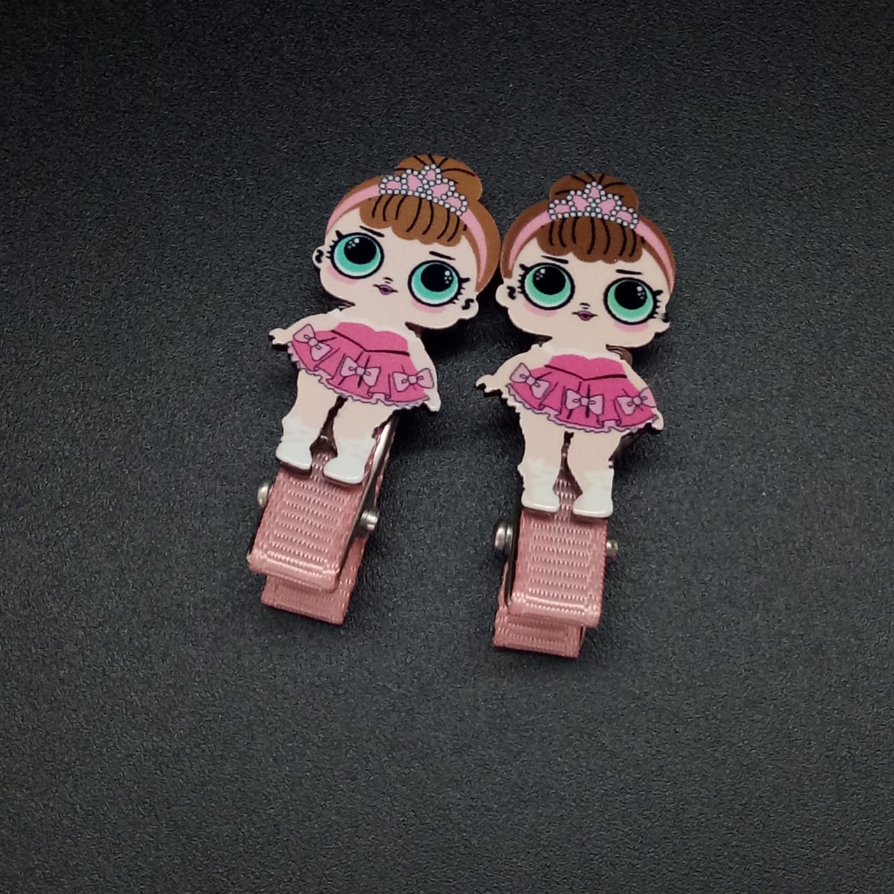 картинка Набор из двух зажимов для волос с куклой 02 от магазина El Corazon
