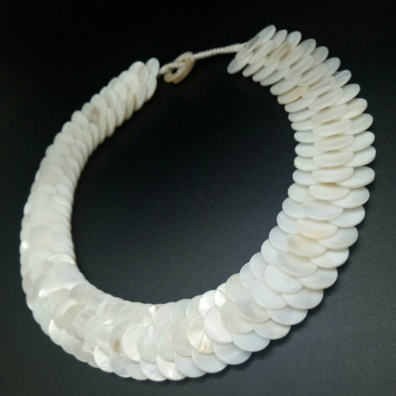 картинка Ожерелье из пластин Перламутра 48 см от магазина El Corazon