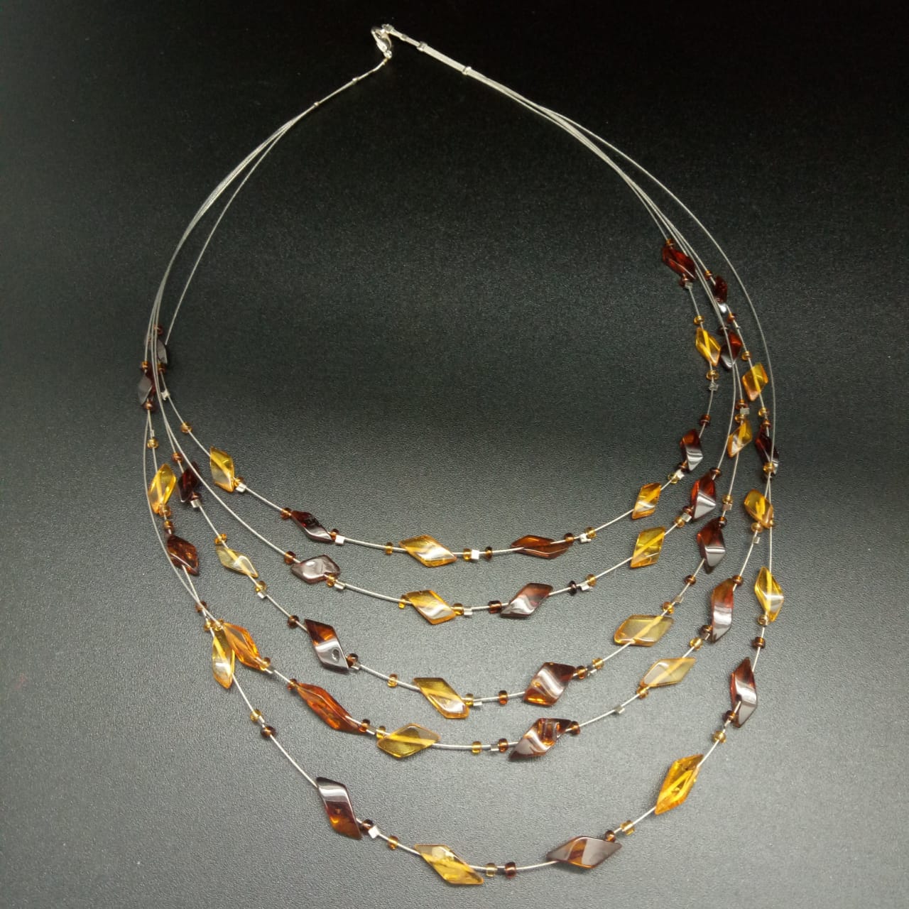 картинка Ожерелье из пяти струн с янтарем 48 см 01 от магазина El Corazon