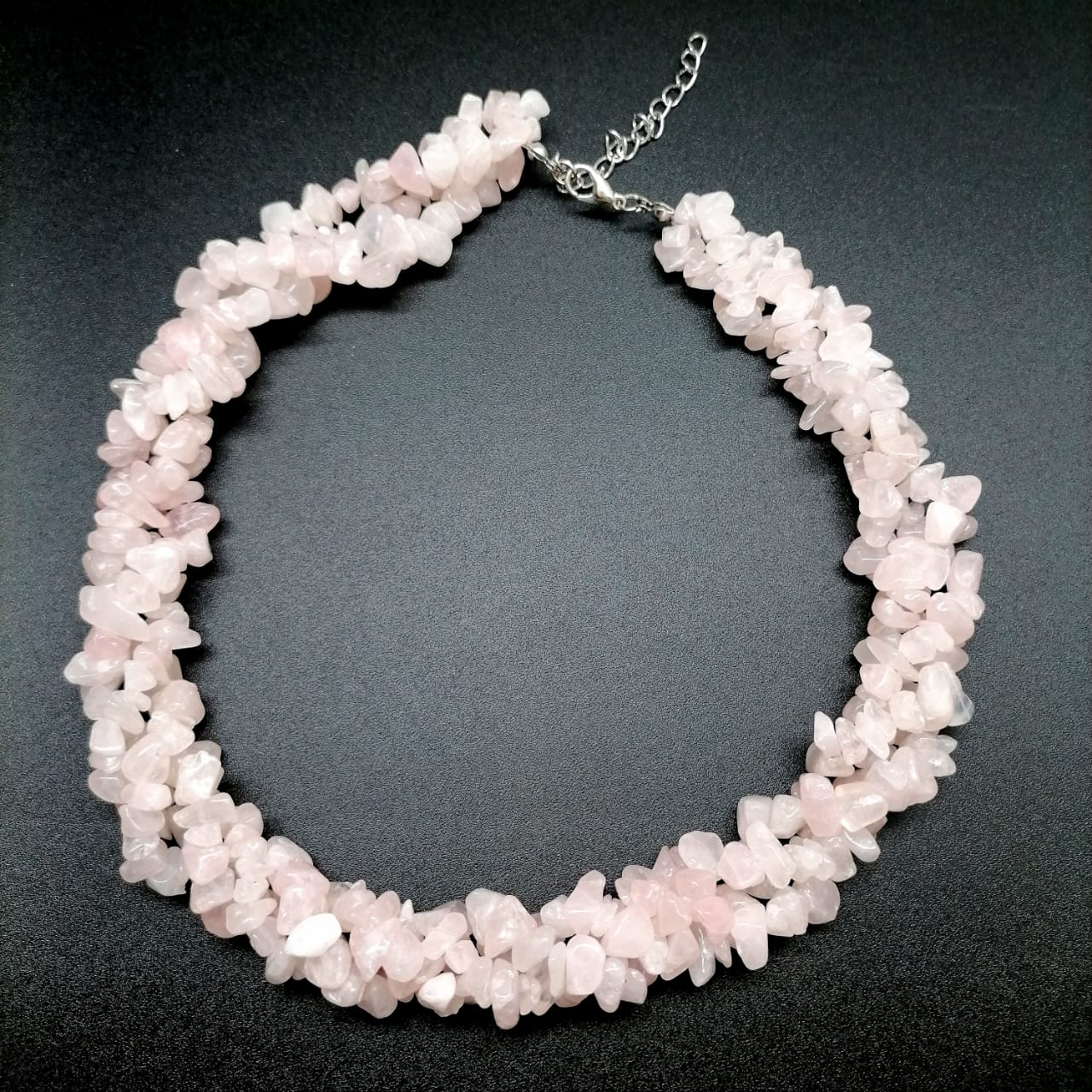 картинка Ожерелье витое 43 см из трех нитей, розовый Кварц NL58 от магазина El Corazon