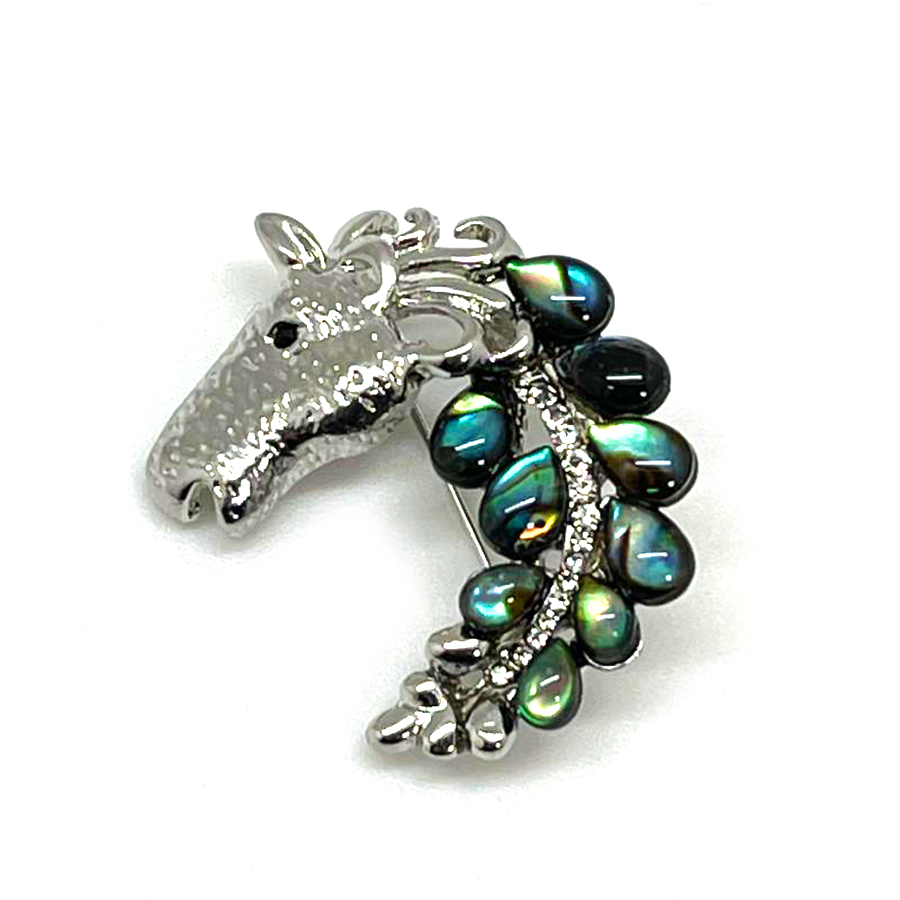 картинка BR0507 Брошь "Голова лошади" с перламутром (Гелиотис)   от магазина El Corazon