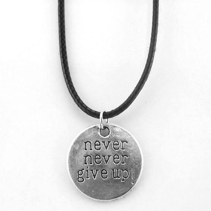 картинка Подвеска Never, Never give up из ювелирного металла  от магазина El Corazon