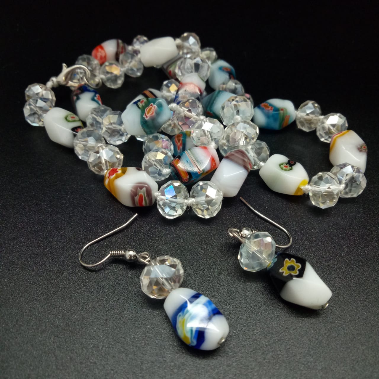 картинка Комплект ожерелье 60 см и серьги из Муранского стекла и бусин 08 от магазина El Corazon