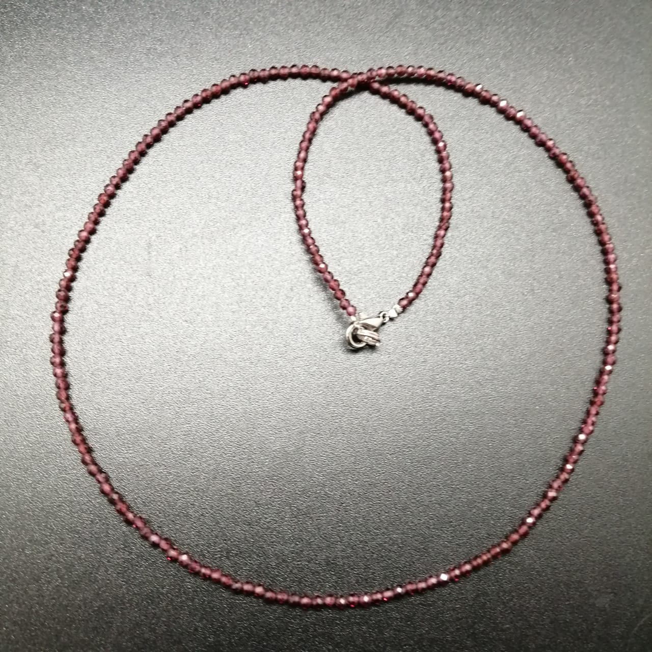 картинка Ожерелье - нитка 45 см из Граната 2 мм ШП450-03 от магазина El Corazon