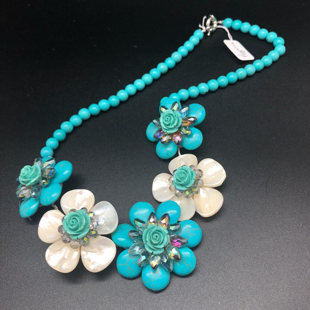 картинка Ожерелье перламутровое Цветы 2 от магазина El Corazon
