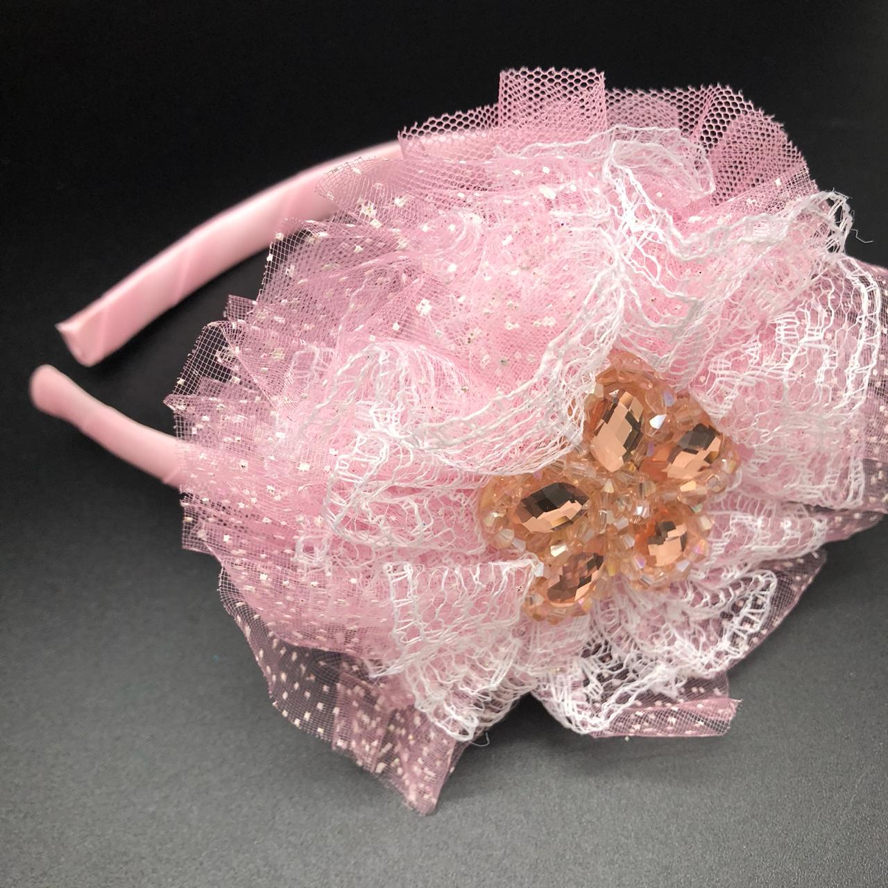 картинка Ободок с нежным розовым цветком и камнями от магазина El Corazon