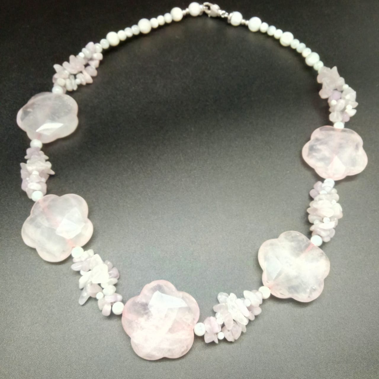 картинка Ожерелье из Розового кварца и натурального Перламутра 50 см от магазина El Corazon