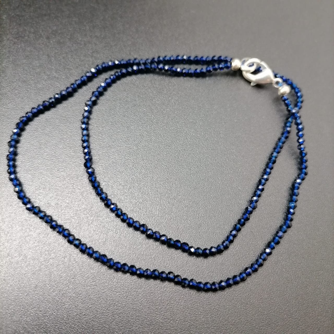 картинка Ожерелье - нитка 39 см из синей Шпинели ШП270-05 от магазина El Corazon