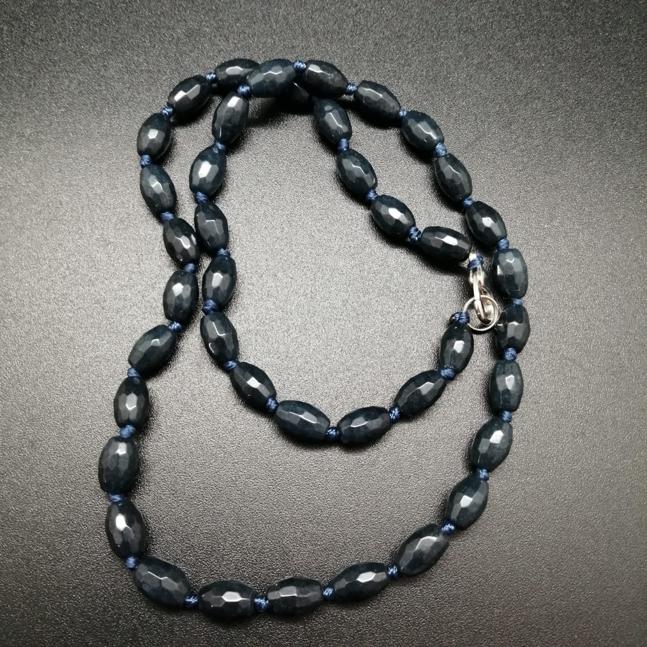 картинка Ожерелье 44 см из темно синего Агата от магазина El Corazon