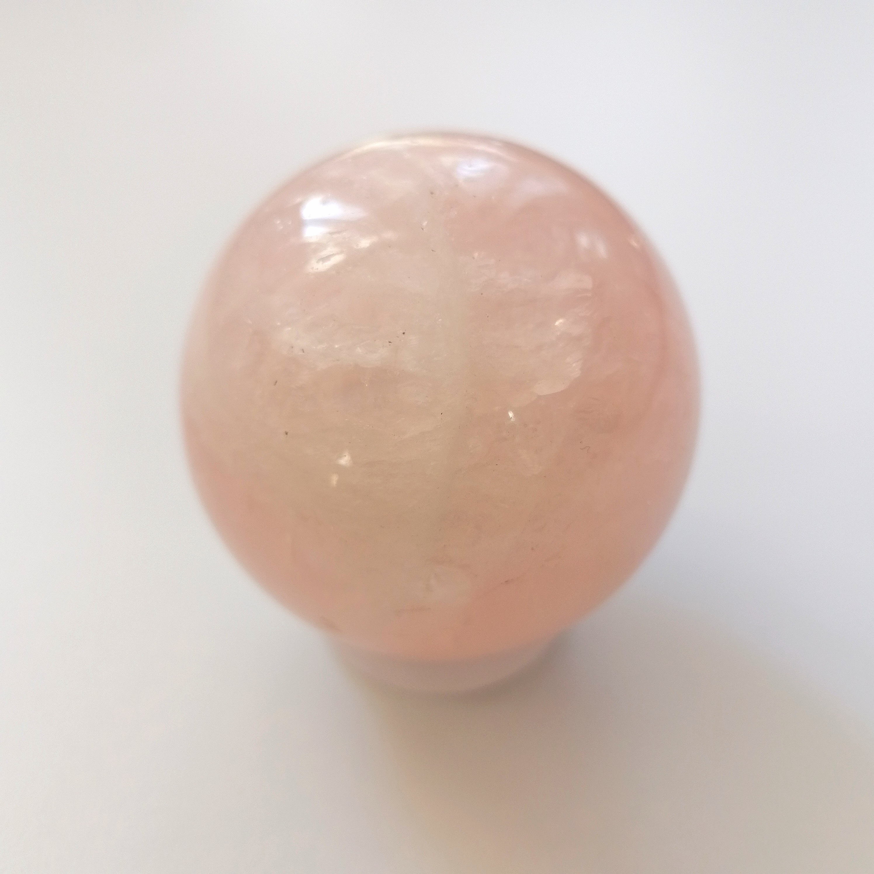 картинка Шар из Розового Кварц (светлый фон фото)  4 см, Sbal-07 от магазина El Corazon