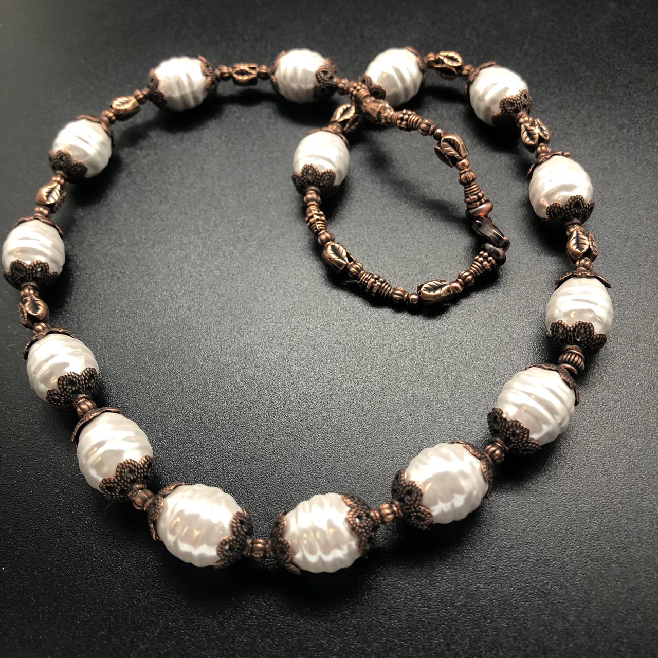 картинка Ожерелье из Перламутра с напылением из жемчуга Майорка , светлое от магазина El Corazon