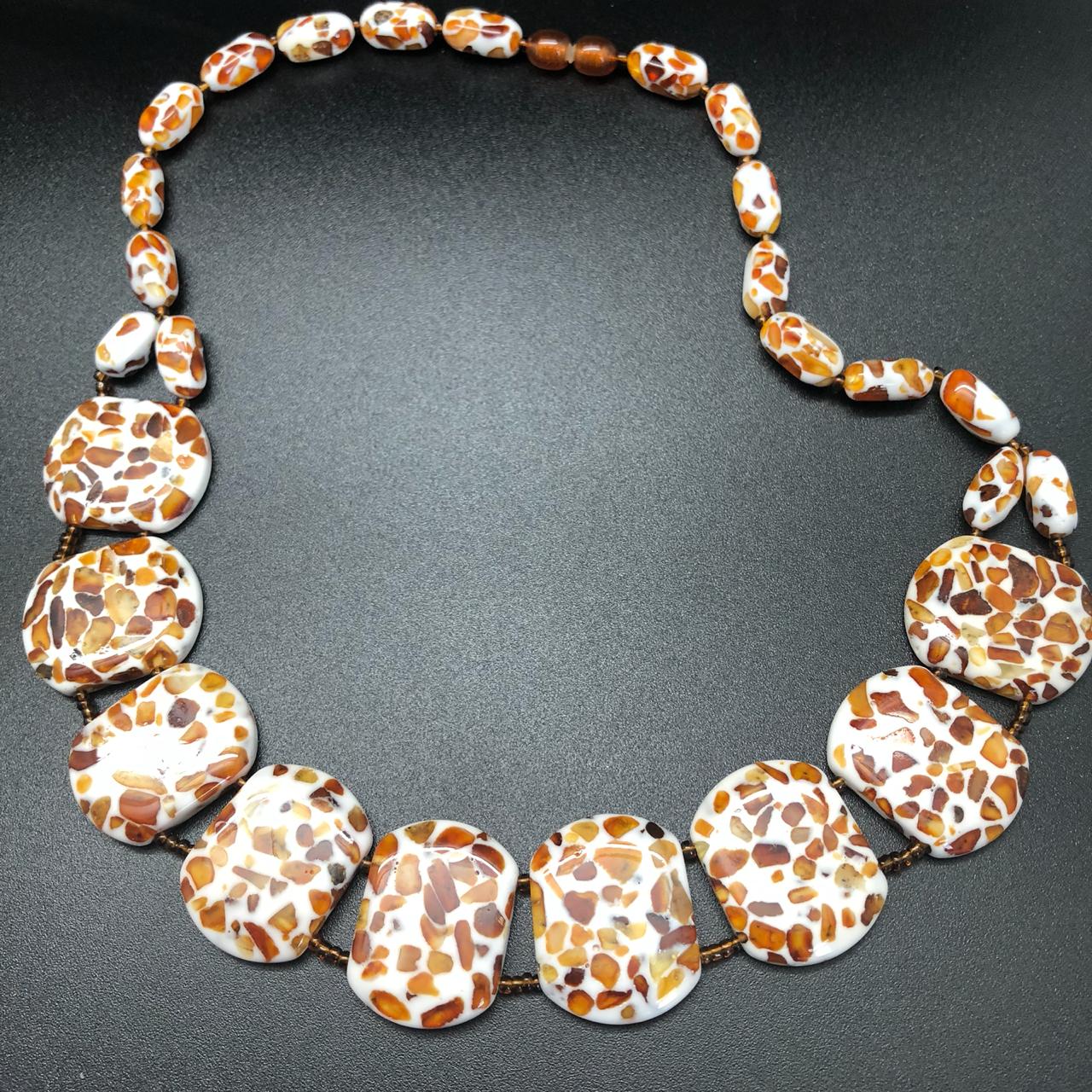 картинка Ожерелье из натурального янтаря в смоле, 48 см nl260 от магазина El Corazon