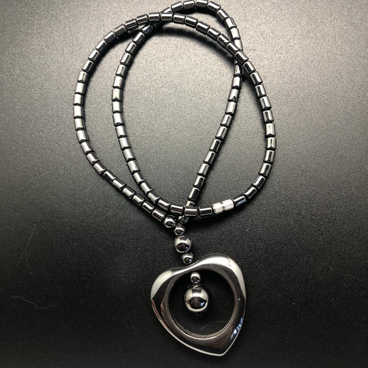картинка Ожерелье с подвеской Сердце из Гематита от магазина El Corazon