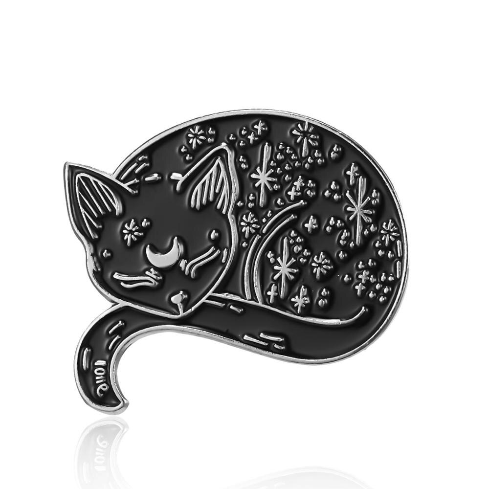 картинка Значок-пин черный кот с серебряным звездным узором  от магазина El Corazon