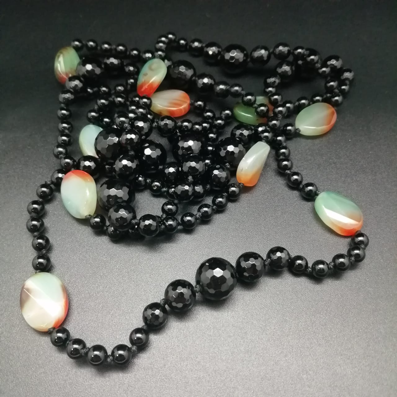картинка Ожерелье из черного и цветного Агата 150 см 02 от магазина El Corazon