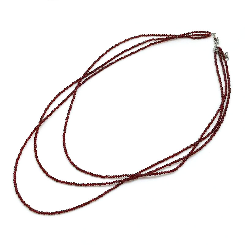 картинка Ожерелье - нитка из трех нитей темно красного Кварца 50х48х44 см, 1 мм ШП1250-03 от магазина El Corazon
